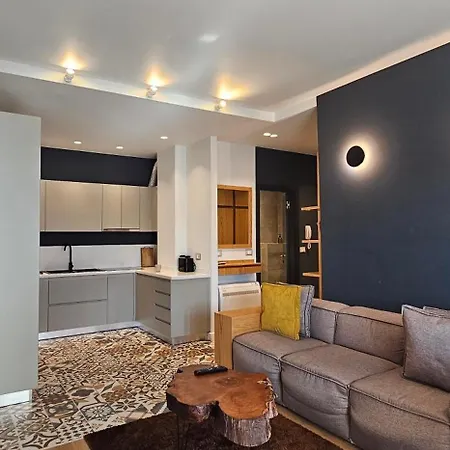 Tam Serviced Mozart Center Apartamento Tirana
