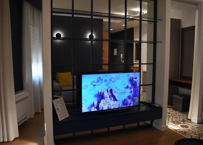 アパート Tam Skanderbeg Square Mozart Center No5 ティラナ