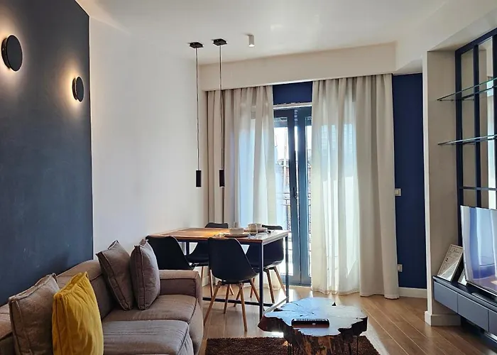 アパート Tam Skanderbeg Square Mozart Center No5 ティラナ
